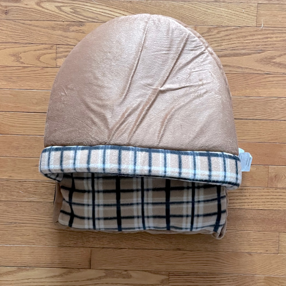 Cat Bed or Small Dog Bed